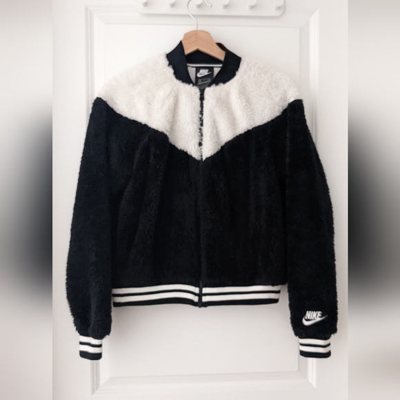 NIKE sherpa bomber black white yin yang fuzzy teddy color block- S - Picture 2 of 11